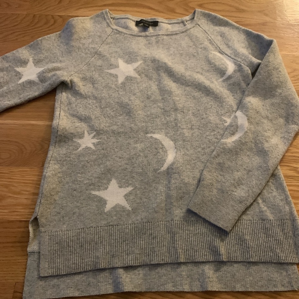 grey patterned sweater